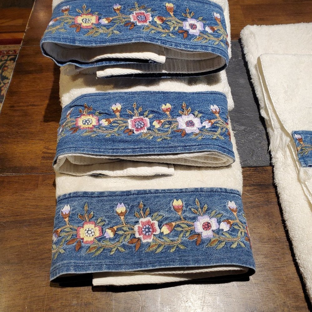Prairie Bath Towel Set - Blue Jean with Embroidered Flowers